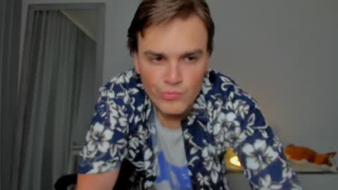 Snapshot of xx_raul_xx_ chatting on September 22, 4:12 am raul online show from September 22, 4:12 am