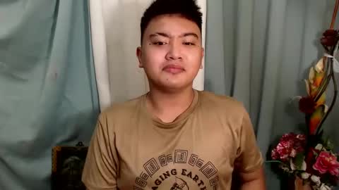 Loyd online show from January 3, 4:27 pm