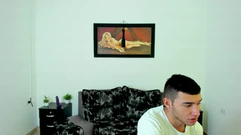 Snapshot of xxhoty0ung_boysxx chatting on March 5, 2:45 pm David and Mike online show from March 5, 2:45 pm