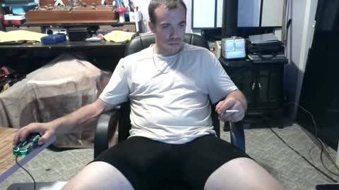 Snapshot of xxscubastevexxx chatting on October 23, 7:34 am xxScubaStevexx online show from October 23, 7:34 am