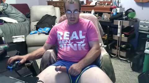 Snapshot of xxscubastevexxx chatting on October 31, 2:02 am xxScubaStevexx online show from October 31, 2:02 am