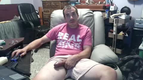 Snapshot of xxscubastevexxx chatting on October 28, 2:47 am xxScubaStevexx online show from October 28, 2:47 am