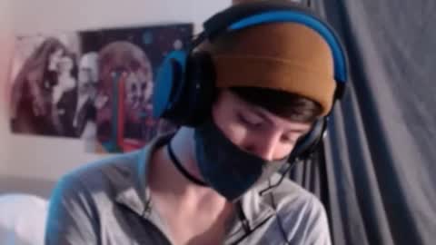 David Fox online show from October 22, 3:32 am