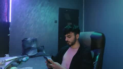 xxxdonpuiuuxxx online show from February 14, 8:53 am