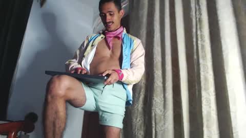 Snapshot of xxxhome_alonexxx chatting on February 14, 7:54 pm Kev online show from February 14, 7:54 pm