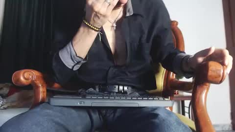Snapshot of xxxhome_alonexxx chatting on December 14, 2:53 pm Kev online show from December 14, 2:53 pm