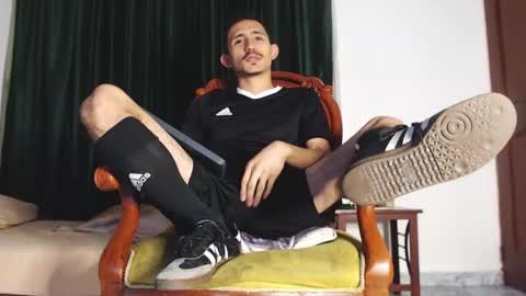 Snapshot of xxxhome_alonexxx chatting on December 15, 7:42 pm Kev online show from December 15, 7:42 pm