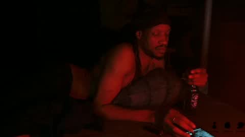 xxxjrstrokesxxx online show from January 15, 4:57 am