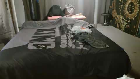 xxxjrstrokesxxx online show from September 9, 9:24 pm