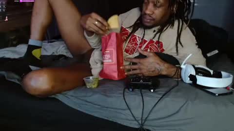 xxxjrstrokesxxx online show from March 10, 4:17 am