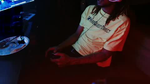 xxxjrstrokesxxx online show from December 17, 12:34 am