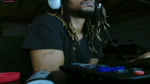 xxxjrstrokesxxx online show from December 4, 12:52 am