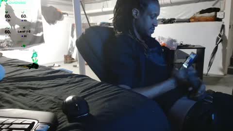 xxxjrstrokesxxx online show from December 26, 2:01 am