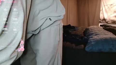 xxxjrstrokesxxx online show from December 6, 6:50 pm