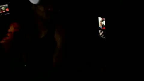 xxxjrstrokesxxx online show from December 11, 2:21 am