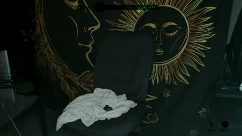 xxxjrstrokesxxx online show from February 7, 1:36 am