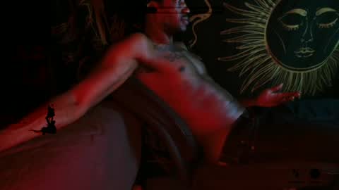 xxxjrstrokesxxx online show from February 8, 1:43 am