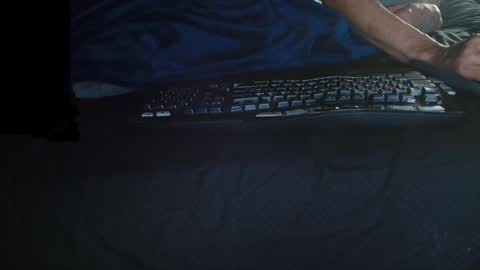 xxxjrstrokesxxx online show from December 28, 2:33 pm