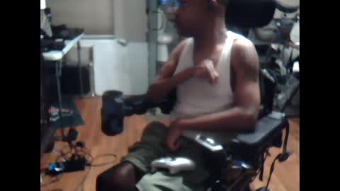 Snapshot of xxxonwheelz chatting on September 28, 3:37 am xxxonwheelz online show from September 28, 3:37 am
