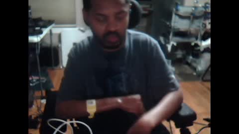xxxonwheelz online show from September 12, 4:45 am
