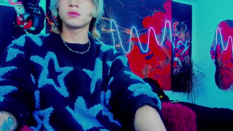 Snapshot of xzerox_ chatting on October 8, 8:18 am xzerox_ online show from October 8, 8:18 am
