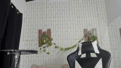 yacksson_lawrence online show from November 4, 11:17 pm