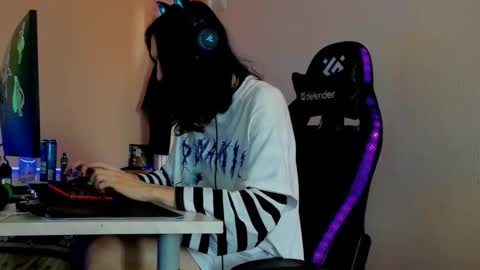 yang_nymph online show from September 22, 10:48 am