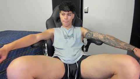 yanpaul83 online show from November 20, 2:00 am