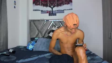 yeicox05 online show from January 13, 7:07 pm