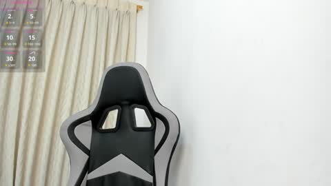 Snapshot of yeiko_romero_ chatting on December 12, 11:25 pm YEIKO ROMERO online show from December 12, 11:25 pm