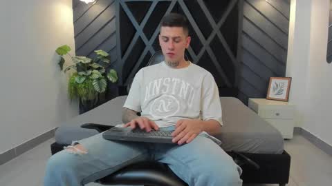 Snapshot of yeiko_romero_ chatting on February 26, 5:39 pm YEIKO ROMERO online show from February 26, 5:39 pm