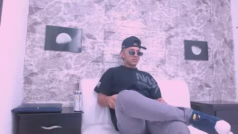 Yeison online show from November 8, 11:24 am