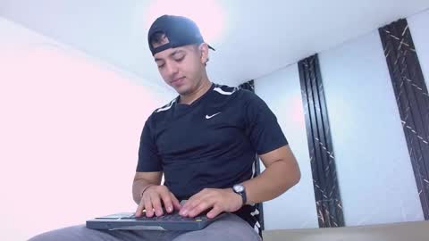 Yeison online show from November 18, 11:36 am