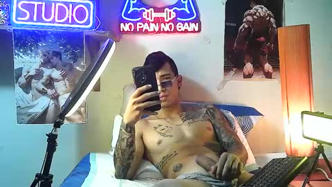 Snapshot of yeisoncastellanos1999 chatting on October 4, 12:59 am yeisoncastellanos1999 online show from October 4, 12:59 am