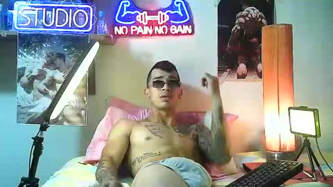 Snapshot of yeisoncastellanos1999 chatting on September 24, 1:05 am yeisoncastellanos1999 online show from September 24, 1:05 am