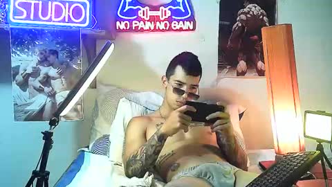 Snapshot of yeisoncastellanos1999 chatting on October 5, 1:31 am yeisoncastellanos1999 online show from October 5, 1:31 am