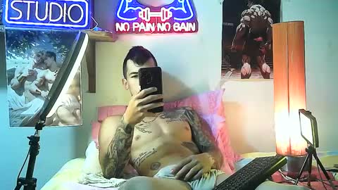 Snapshot of yeisoncastellanos1999 chatting on September 28, 2:42 am yeisoncastellanos1999 online show from September 28, 2:42 am