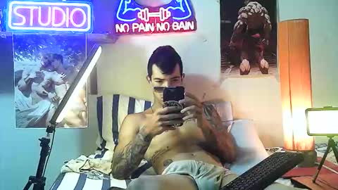 yeisoncastellanos1999 online show from October 17, 7:18 pm