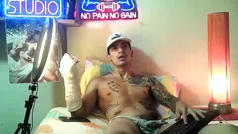 yeisoncastellanos1999 online show from January 8, 12:16 am