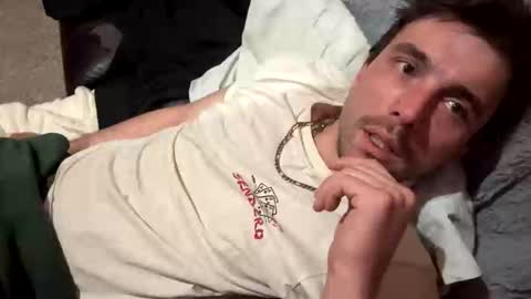 yelawolfak907 online show from December 2, 12:36 am