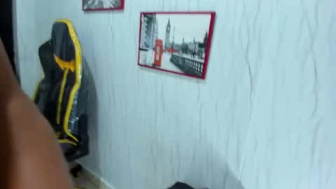 Snapshot of yeps_pluss chatting on October 21, 8:55 pm M O R E N O online show from October 21, 8:55 pm