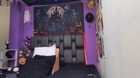 Snapshot of yerk_drom chatting on October 22, 12:13 am yerk_drom online show from October 22, 12:13 am