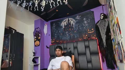 Snapshot of yerk_drom chatting on October 23, 7:17 pm yerk_drom online show from October 23, 7:17 pm