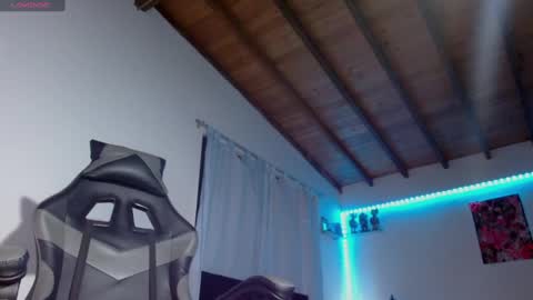 Snapshot of yio__cohen chatting on October 8, 1:10 am yio cohen online show from October 8, 1:10 am