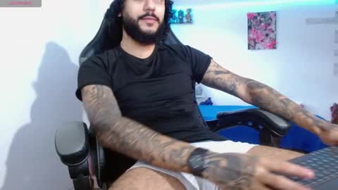 Snapshot of yio__cohen chatting on October 13, 10:27 pm yio cohen online show from October 13, 10:27 pm