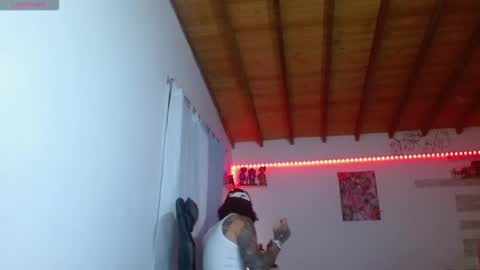 Snapshot of yio__cohen chatting on October 11, 6:39 am yio cohen online show from October 11, 6:39 am