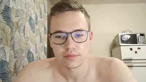 Yminoske online show from November 23, 12:38 pm