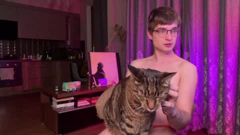 Max online show from December 4, 4:21 am