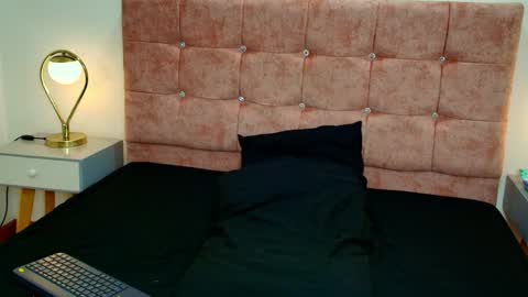 Yoshua Smith online show from April 15, 10:53 pm