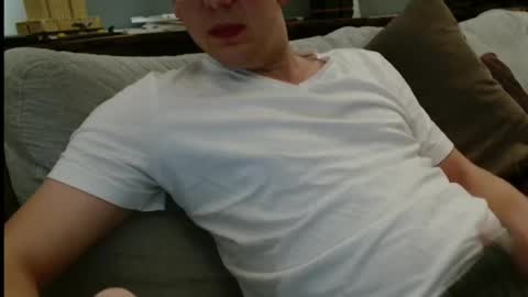 Snapshot of youboyvie chatting on March 1, 4:37 am Rob online show from March 1, 4:37 am